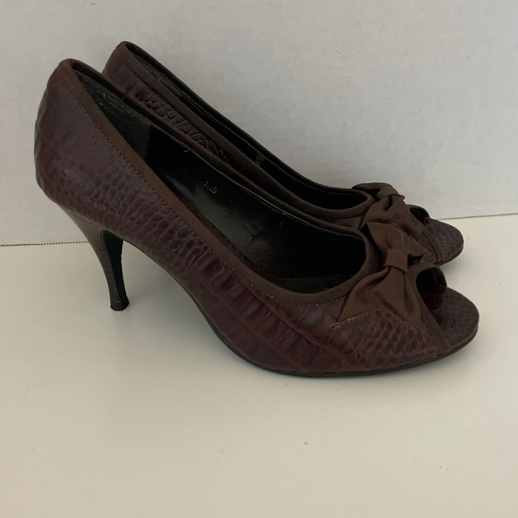 Spiegel Brown Crocodile Print Leather High Heel Pumps, 7.5, EUC - Picture 3 of 6